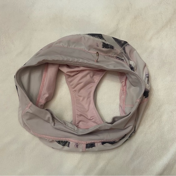 Lululemon Run: Speed Short *4-way Stretch Size 4 1150 - Picture 4 of 9